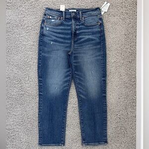 NWT! AE77 Premium Collection Mom Jean 8 Short